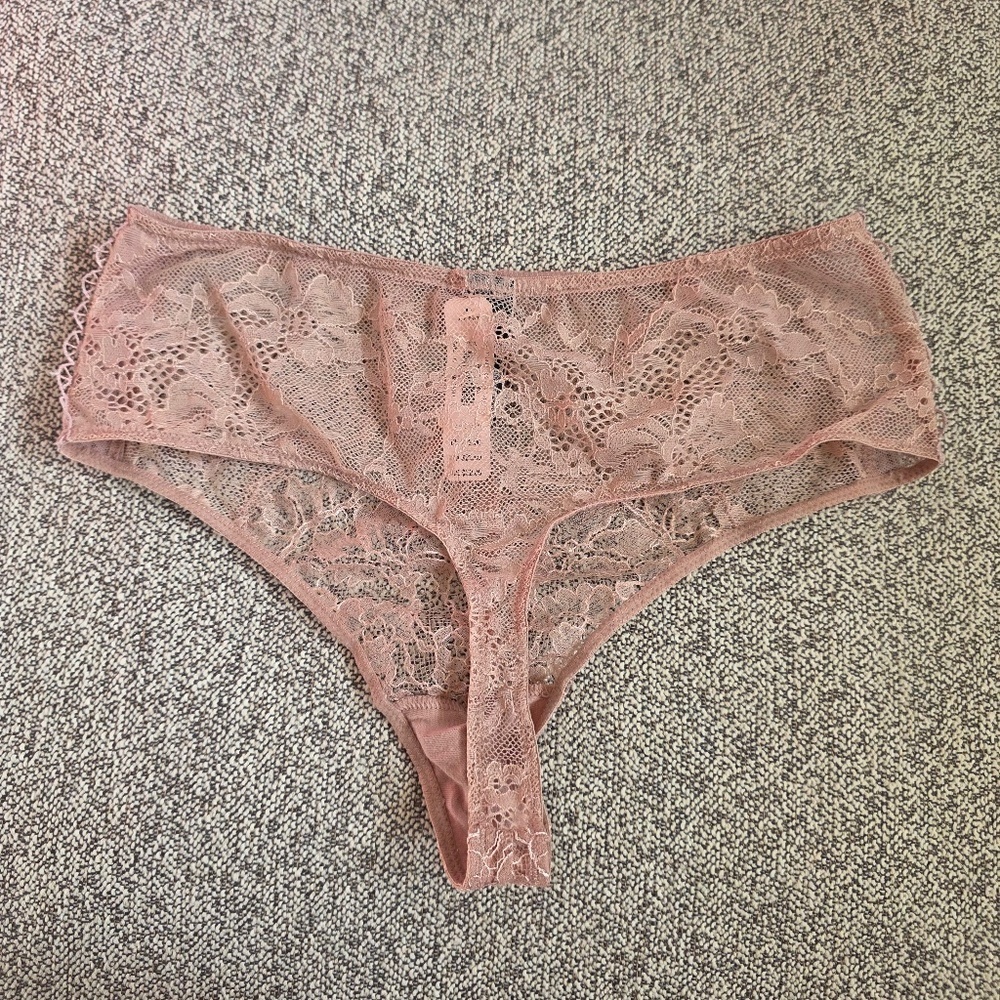 Victoria's Secret Very Sexy Mid-Rise Thong - XS - Picture 2 of 9